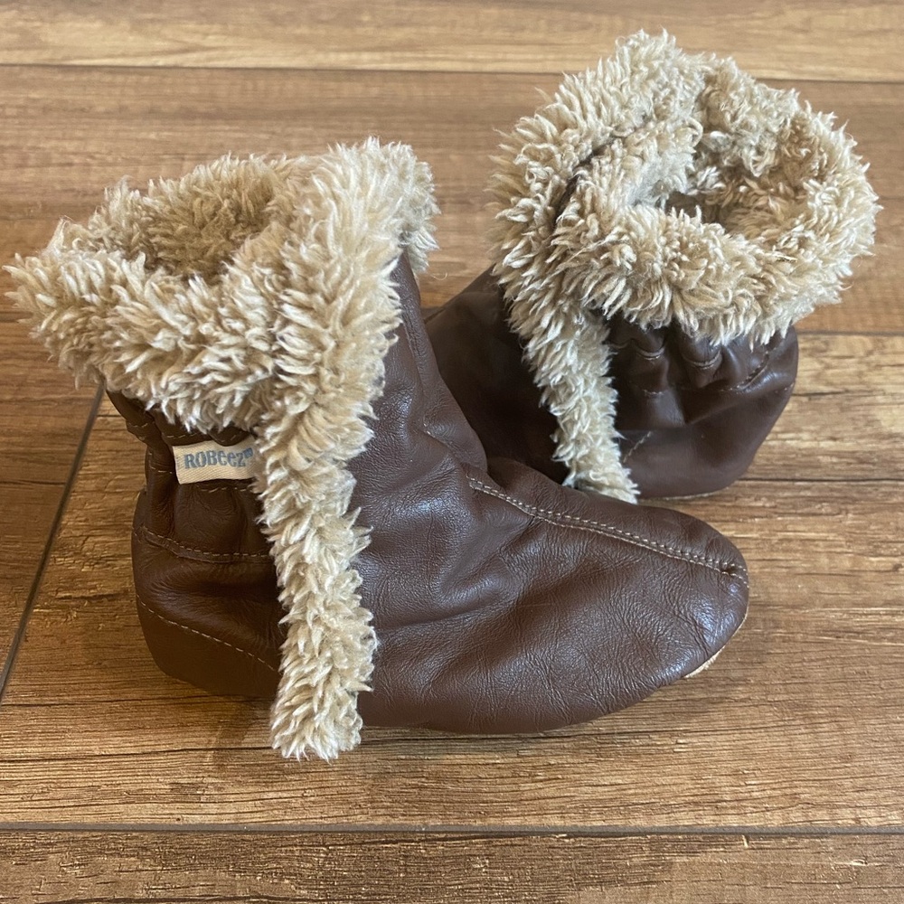 Robeez Soft Sole Booties Size 2-3 Years
